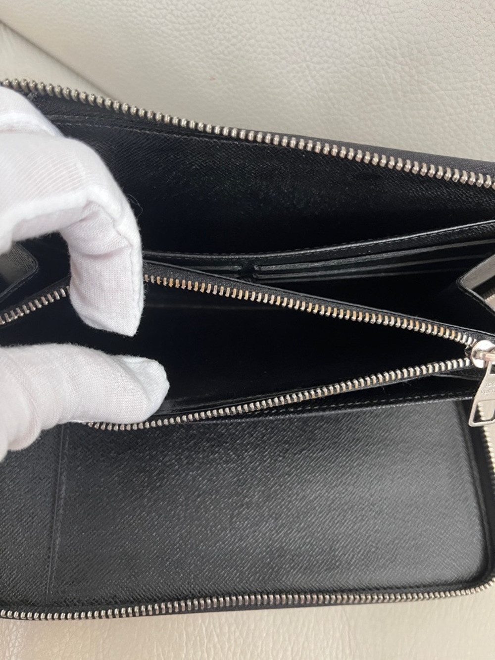 Louis Vuitton Damier Graphite Zip-Around Wallet with Silver Hardware Unisex - Picture 6 of 12